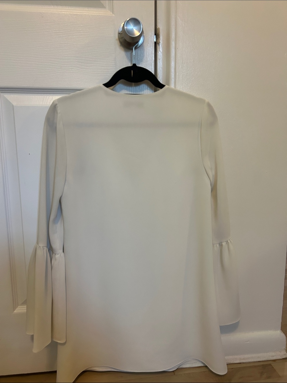 Elizabeth and James Cream V-Neck Bell Sleeve Mini Dress - Picture 3 of 4